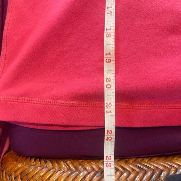 Lululemon Women’s Deep Breath Tank Size 12 Pink Deep V Yoga Top W/ Shelf Bra - Picture 7 of 7